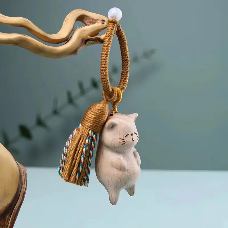 1Pc Handcrafted Wooden Cute Money Catching Cat Pendant Whimsical Animal Art for Bags Car Keys Festive Accessory Decoration