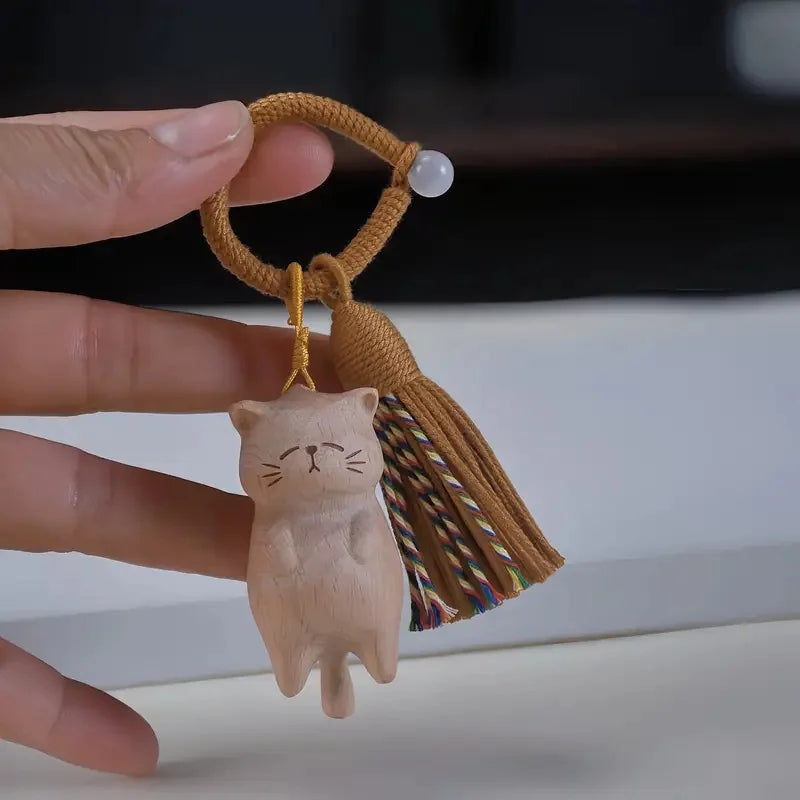 1Pc Handcrafted Wooden Cute Money Catching Cat Pendant Whimsical Animal Art for Bags Car Keys Festive Accessory Decoration